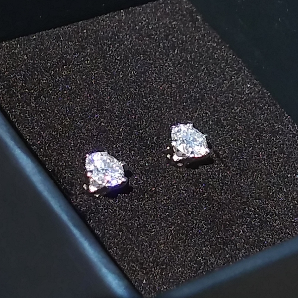 NEW 1ctw Moissanite Martini Diamond Stud UNISEX Earrings in Silver Certified - Picture 15 of 15